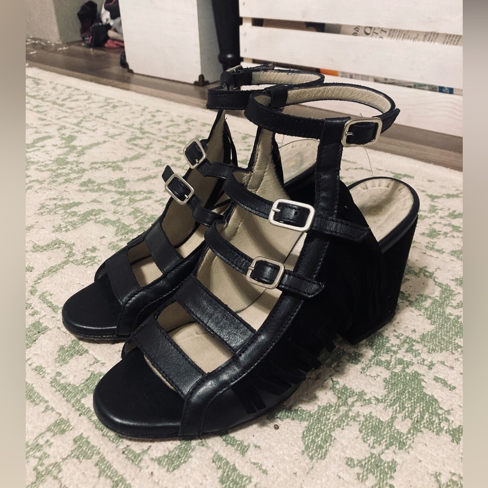 Anthropologie Ouigal Black Fringe Heels sz 7.5